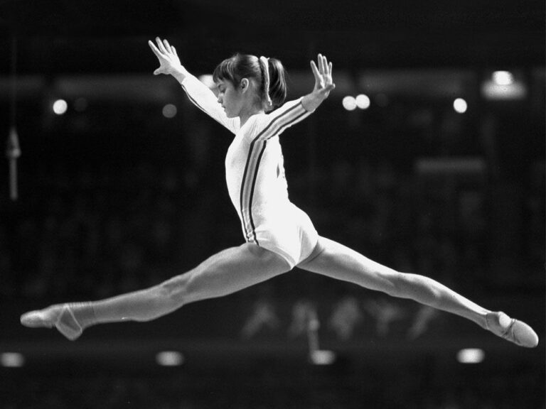 Nadia Comăneci a sărbătorit 45 de ani de la primul 10 din istoria gimnasticii