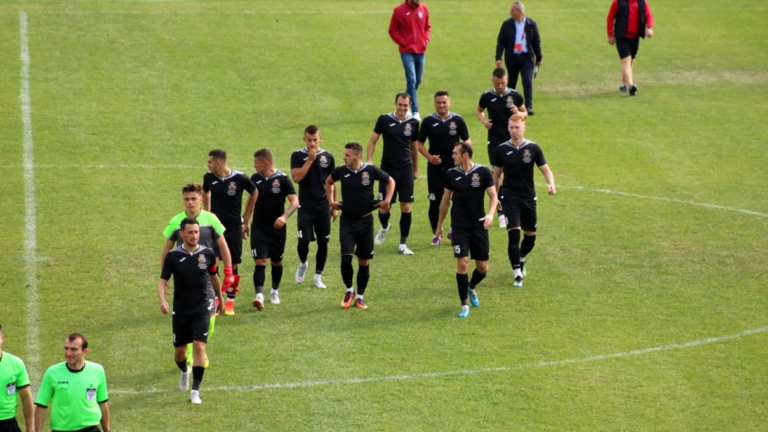 Foștii fotbaliști ai Gloriei Buzău, somați să restituie banii primiți ca primă de joc