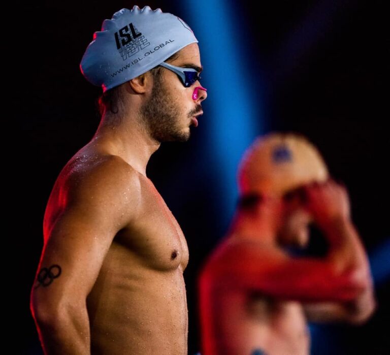 Robert Glință a obținut medalia de argint la 100 metri spate la Europenele de natație în bazin scurt de la Kazan