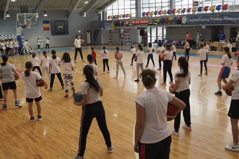 „Her World Her Rules”, proiectul din care ies viitoare baschetbaliste. Ce spune Svetlana Simion despre programul lansat în cinci orașe din România