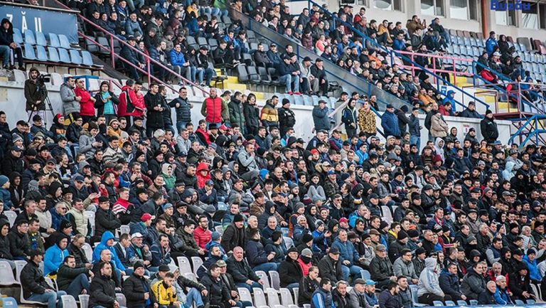 Suporterii buzoieni au fost ținuți în afara stadionului, după ce au acuzat că meciul este blătuit