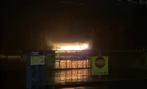 VIDEO | Stadionul echipei din Liga a II-a, Unirea Slobozia, lovit de fulger. Tribuna oficială în flăcări