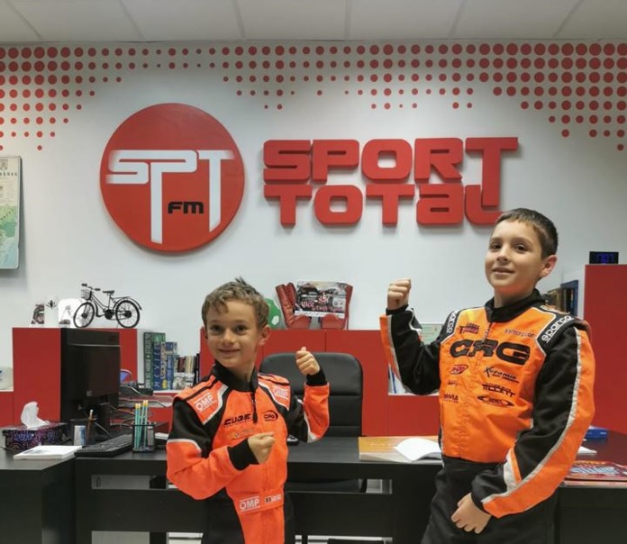 Campioni la karting de la vârste fragede: “Copiii trebuie aduși pentru a se distra, pentru a face un sport și pentru a câștiga”