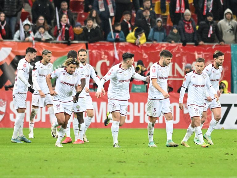 Rapid câștigă derby-ul cu Dinamo, scor 2-1, și urcă pe locul 2 în Superligă