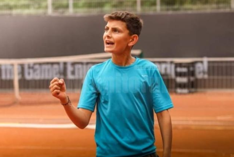 Sacrificiile pe care le fac tinerii sportivi în drumul spre performanță nu sunt ușoare. Povestea juniorului de tenis David Arcip