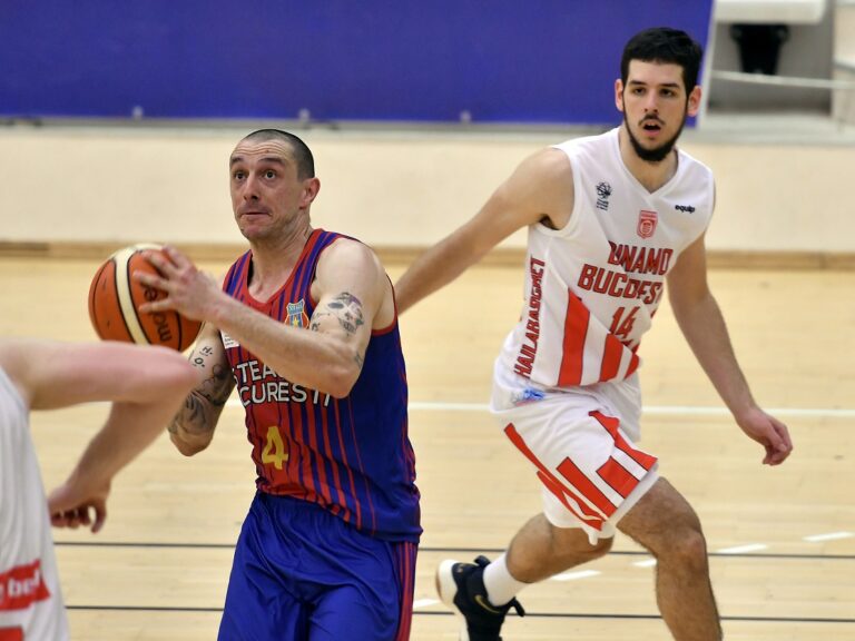 CSA Steaua București a învins-o pe CS Dinamo București cu 80-79