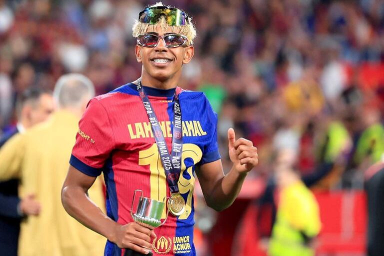 Lamine Yamal și-a prelungit contractul cu FC Barcelona până în 2031