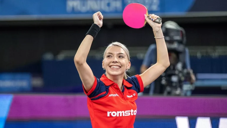 Medalie de argint la dublu feminin la Doha pentru Bernadette Szocs la tenis de masă