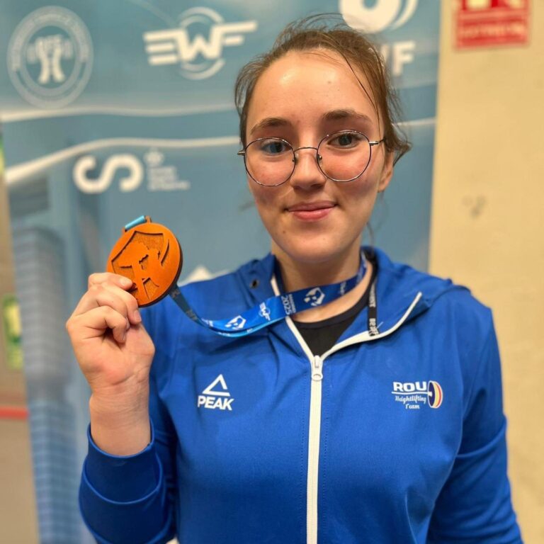 Ecaterina Constantina Cismănescu a adus României o medalie de bronz la Campionatele Europene de haltere pentru juniori Under-17 de la Madrid