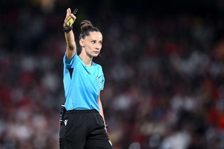 Iuliana Demetrescu va conduce prima manșă a finalei Ligii Națiunilor la fotbal feminin