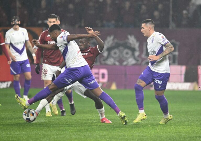 FC Rapid București a urcat pe primul loc în clasamentul Superligii, după ce a învins FC Argeș