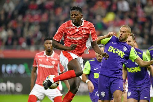 Dinamo București victorie în fața CFR Cluj în deschiderea etapei a 15-a din Superliga.