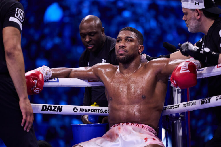 Anthony Joshua, fost campion mondial la categoria grea, a fost implicat într-un accident rutier