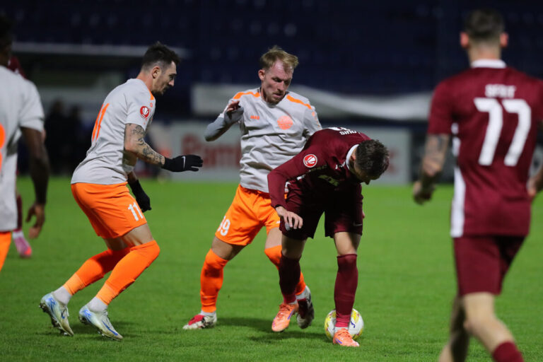 Metaloglobus București face meci egal cu CFR Cluj într-un meci din Grupa A a Cupei României