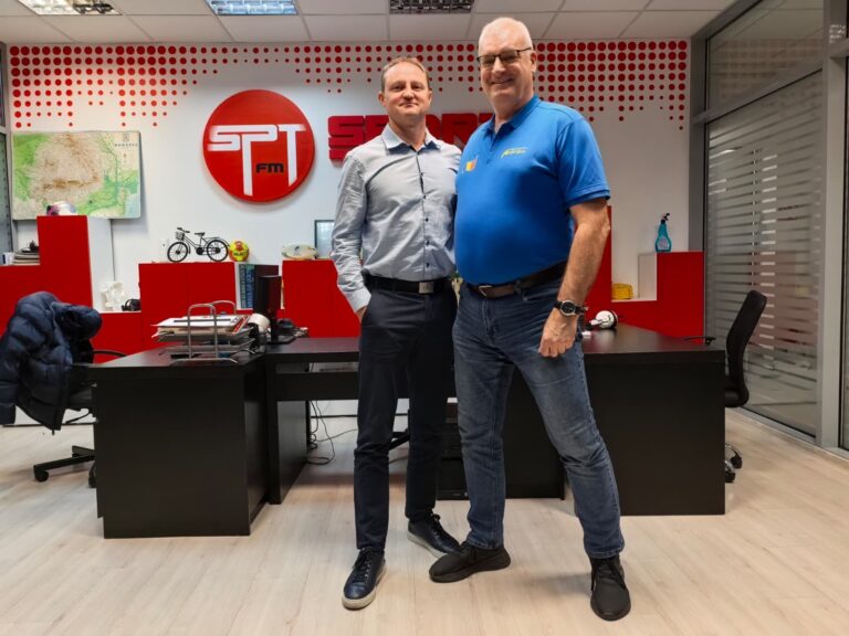 AUDIO | La Trafic Sport, îi cunoaștem mai bine pe Răzvan Enescu și Tiberiu Agoston – foști multiplii campioni naționali la săritura cu prăjina