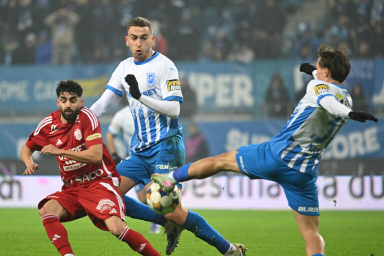 Universitatea Craiova a urcat din nou pe primul loc în Superligă