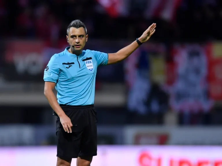 Arbitrul român Horațiu Feșnic va oficia partida dintre KRC Genk și Malmo FF, programată joi, de la ora 22:00, pe KRC Genk Arena