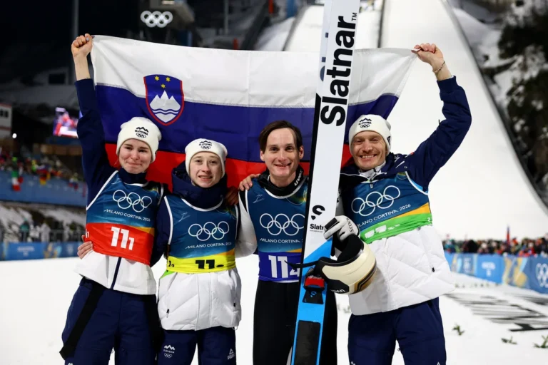 Slovenia a cucerit aurul în proba pe echipe mixte la sărituri cu schiurile la Jocurile Olimpice