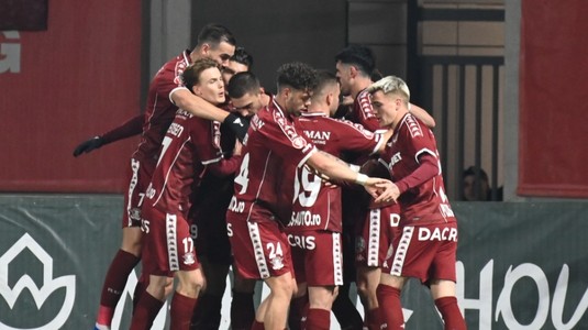 Rapid București a urcat în fruntea Superligii