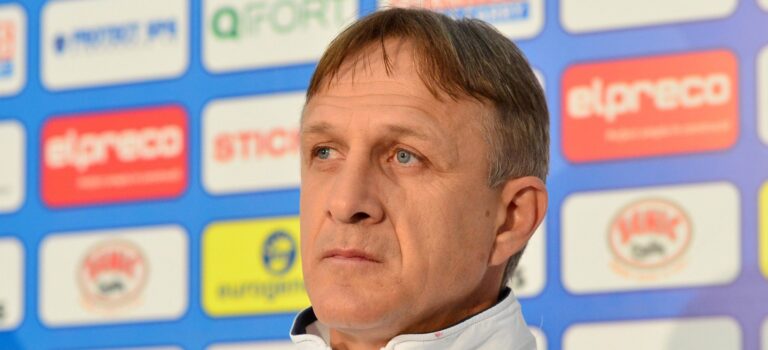 AUDIO | Emil Săndoi, convins că Universitatea Craiova va câștiga titlul: “Are cel mai valoros lot din ultimii 10-12 ani!”