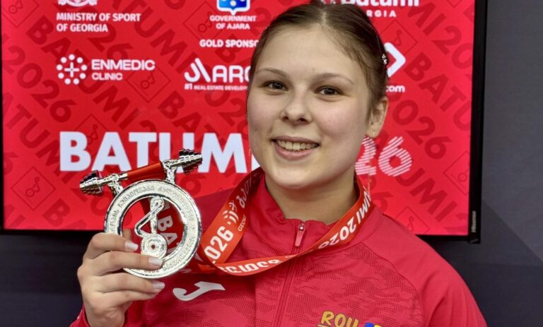 Andreea Cotruța a obținut medalia de argint la stilul smuls, categoria 63 kg, la Europenele de haltere de la Batumi