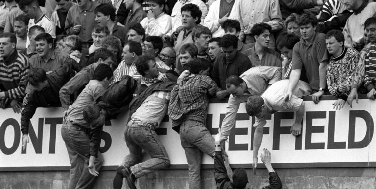 Când fotbalul produce victime, lacrimi și durere: 15 aprilie 1989, drama de pe Stadionul Hillsborough