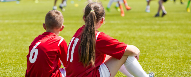 Profesorul de sport Daniel Mărcuș, despre activitatea sa de la școala din Șimand: “Obiectivul meu este să-i învăț pe copii toate sporturile”