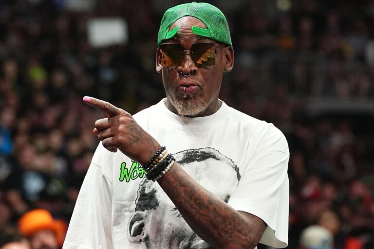 Evenimentele zilei de 13 mai în Sport: Legenda baschetului NBA Dennis Keith Rodman împlinește 65 ani