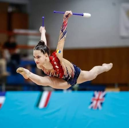 Patricia Stanciu și Elisabeta Corduneanu s‑au calificat miercuri în finalele pe obiecte la Campionatele Europene de gimnastică ritmică pentru junioare de la Varna