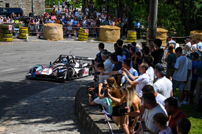 Sinaia devine capitala vitezei: 89 de piloți și mașini spectaculoase la startul Trofeului Sinaia 2026