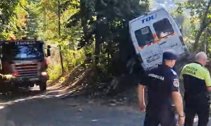 Microbuzul în care se afla echipa secundă a lui Dinamo a făcut accident
