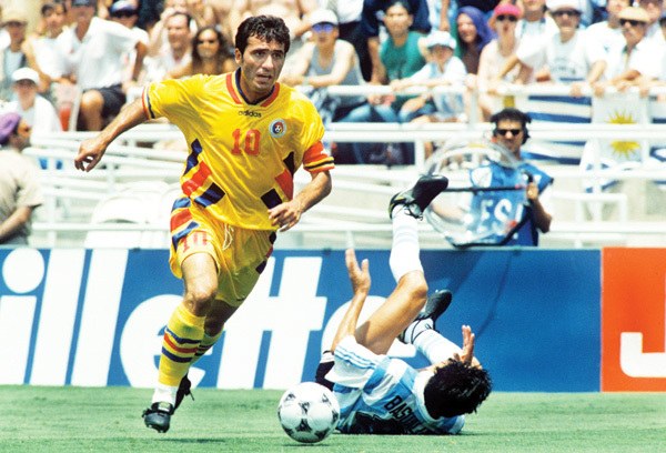 A fost, odată, ca niciodată, o vară californiană! Pe 4 iulie 1994, Argentina lui Batistuta își făcea bagajele, România ajungea în sferturi!
