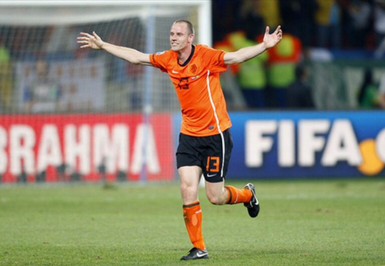 Evenimentele zilei de 11 iulie în Sport: 52 ani împlinește fundașul olandez André Antonius Maria Ooijer