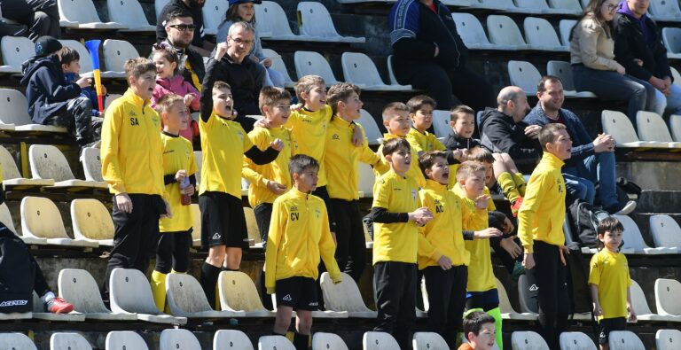 AUDIO | Adrian Marica, despre ”dezmățul” pe bani publici de la Brașov: ”Construcția sălii bate pasul pe loc, dar prețul crește. La stadion nu s-a mișcat nimic”
