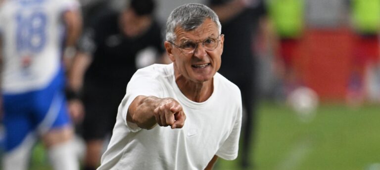 AUDIO | Sabău așteaptă mai mult de la jucătorii Farului: ”Când ai 4-5 fotbaliști care cedează fizic, e greu”