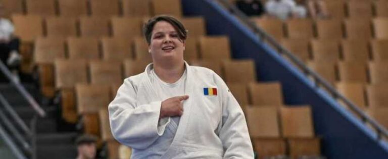 AUDIO | Roxana Vișa despre antrenamentele de judo: “Zilele diferă foarte mult în funcție de planul de pregătire pe care îl fac împreună cu doamna profesoară Simona Richter.”