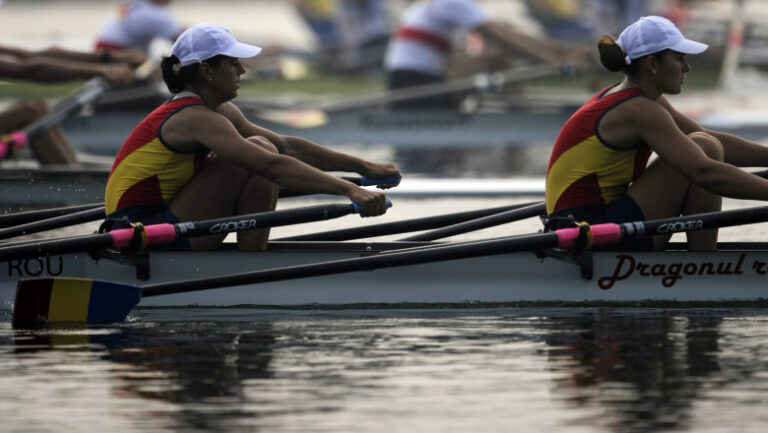 Evenimentele zilei de 21 septembrie în Sport: 40 ani  împlinește canotoarea româncă Roxana Gabriela Cogianu