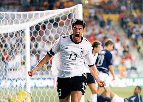 Evenimentele zilei de 26 septembrie în Sport: Mijlocașul german Michael Ballack împlinește 50 ani