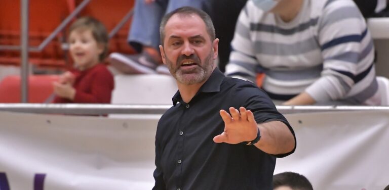 AUDIO | Vasile Stângă felicită FRH că l-a convins pe Sandu Iacob să se întoarcă în antrenorat: ”Nu găseai pe nimeni, nu aveai pe cine să alegi”