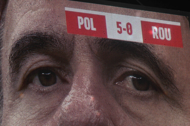 Polonia ne-a arătat unde suntem! Hagi trebuie să înțeleagă că locul lui în istorie e cel de fotbalist-lider al Generației de Aur